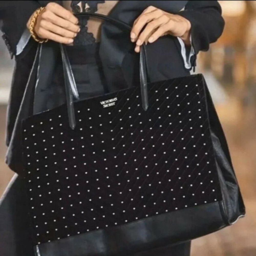 NWT VICTORIAS SECRET BLACK QUILTED VELVET STUDDED WEEKENDER TOTE BAG